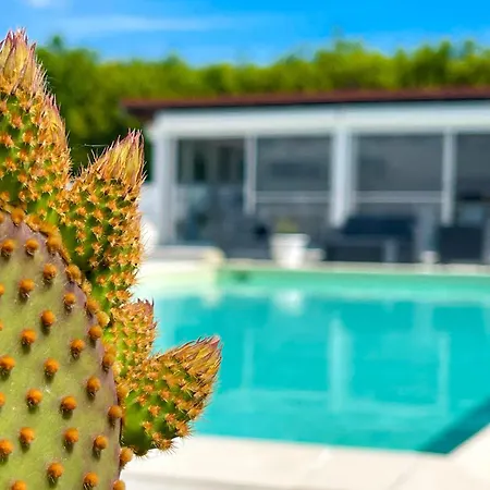 A Casa Di Betty - Spacious & Bright With Private Pool - An Oasis Of Peace To Relax And Recharge Apartment Torre Tre Ponti