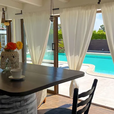 A Casa Di Betty - Spacious & Bright With Private Pool - An Oasis Of Peace To Relax And Recharge * Torre Tre Ponti